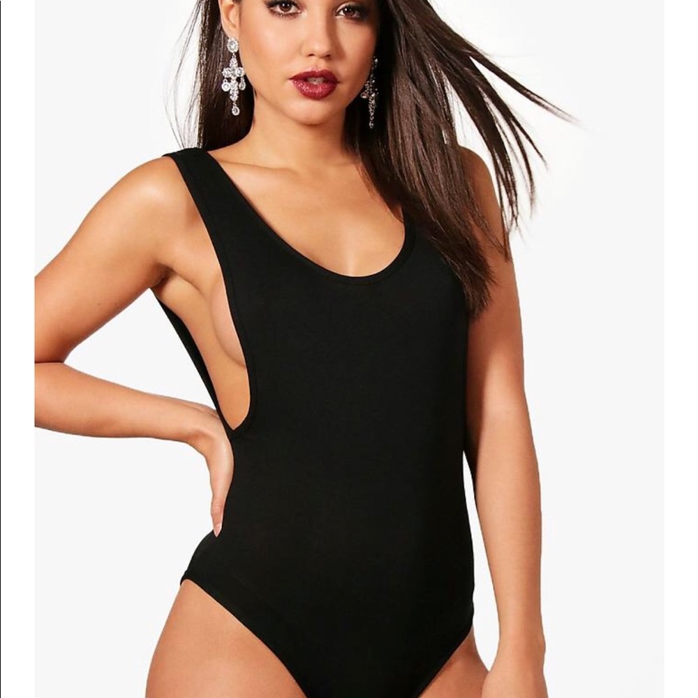 Side scoop body suit